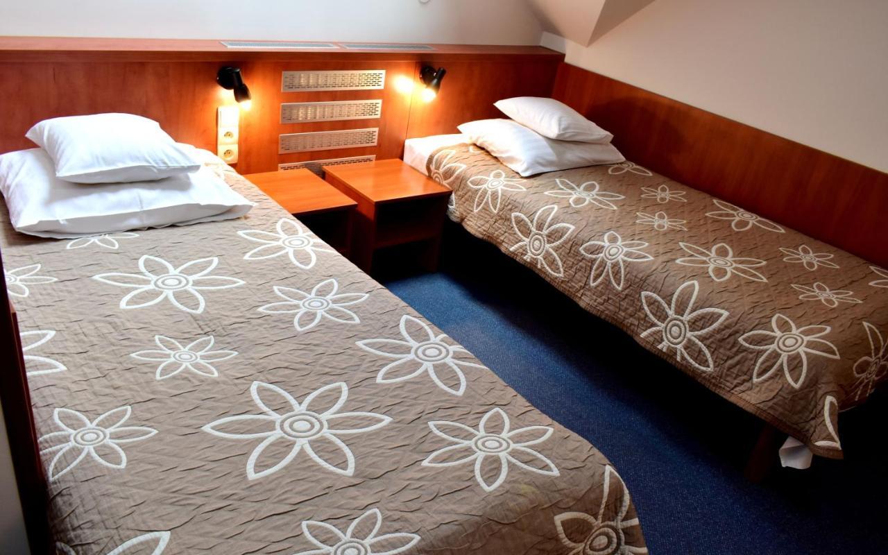 Hotel Zlote Deby Βαρσοβία Εξωτερικό φωτογραφία