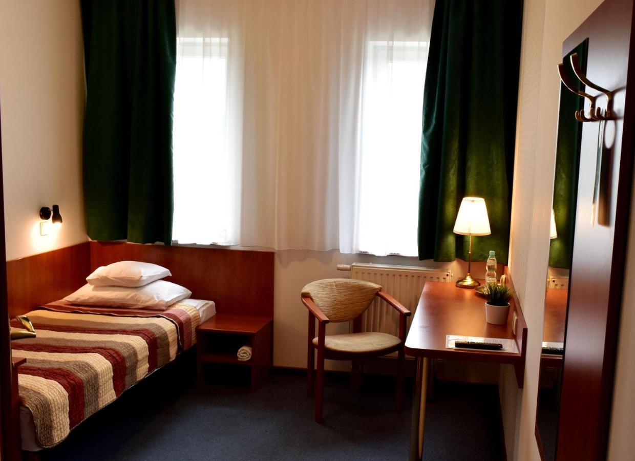 Hotel Zlote Deby Βαρσοβία Εξωτερικό φωτογραφία