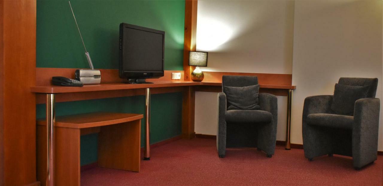 Hotel Zlote Deby Βαρσοβία Εξωτερικό φωτογραφία